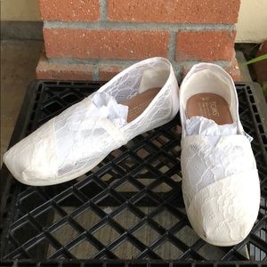 White Lace TOMS